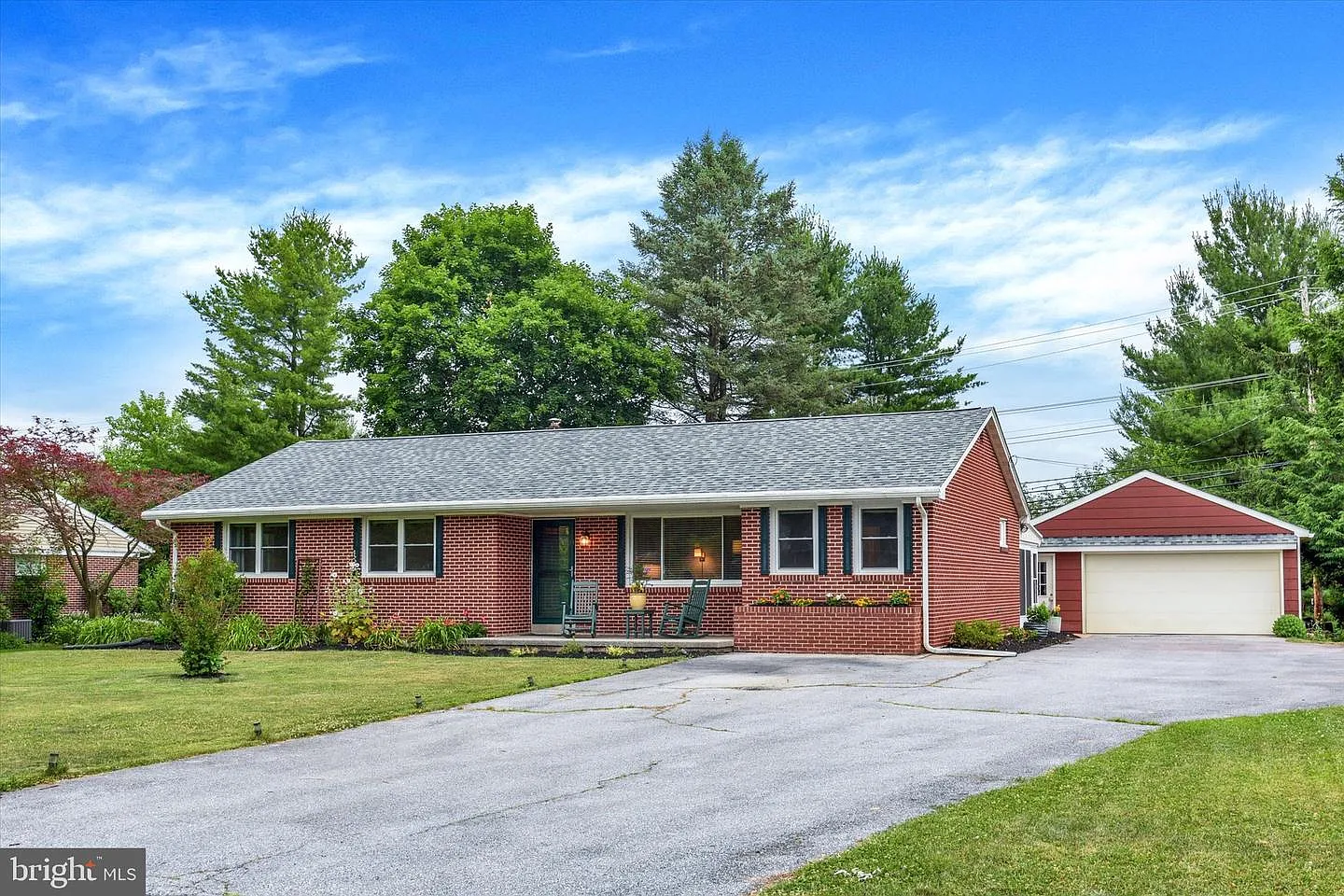 225 East Glenn Road